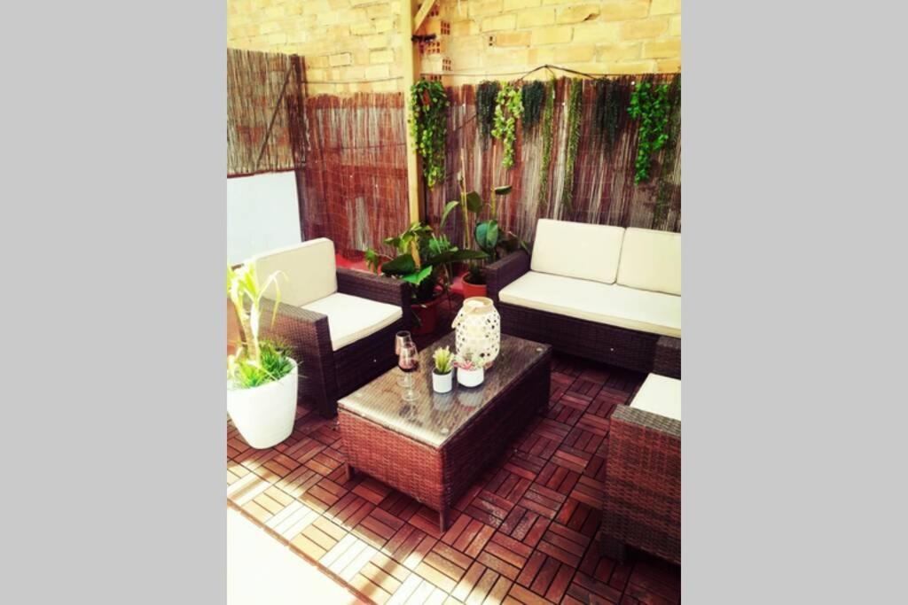 M4 Cool Terrace. 1 Min To Metro. 15 Min To Center Esplugues de Llobregat Exterior foto