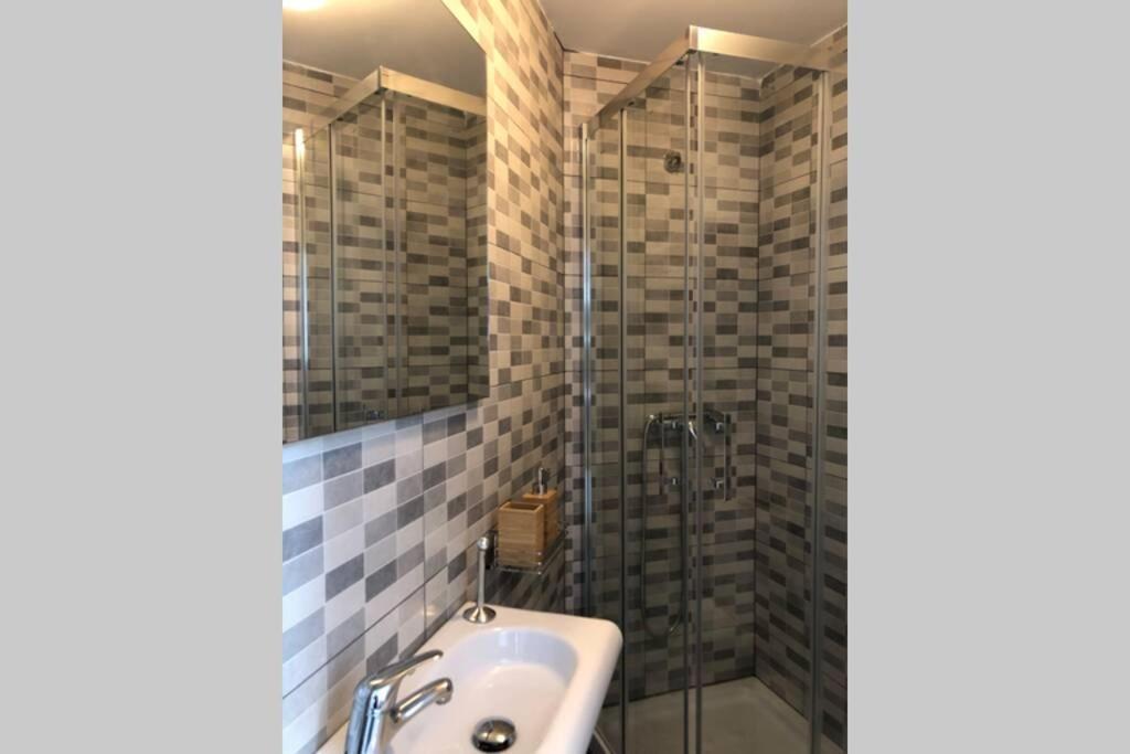 M4 Cool Terrace. 1 Min To Metro. 15 Min To Center Esplugues de Llobregat Exterior foto