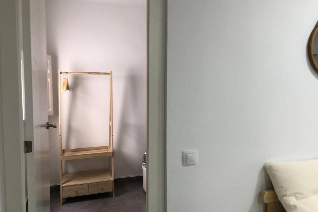 M4 Cool Terrace. 1 Min To Metro. 15 Min To Center Esplugues de Llobregat Exterior foto