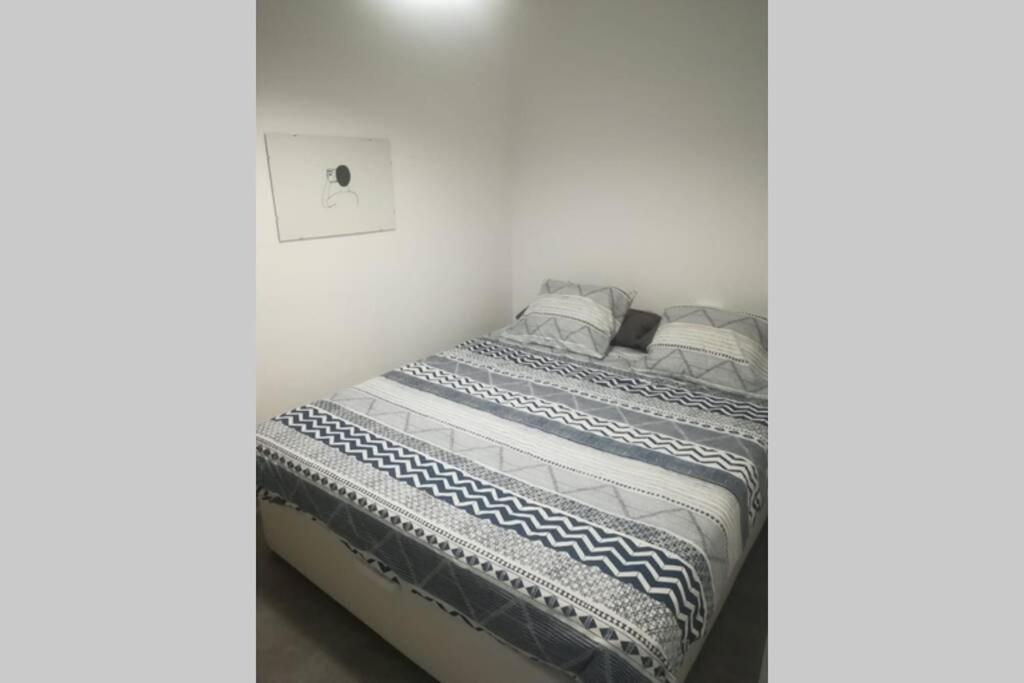 M4 Cool Terrace. 1 Min To Metro. 15 Min To Center Esplugues de Llobregat Exterior foto